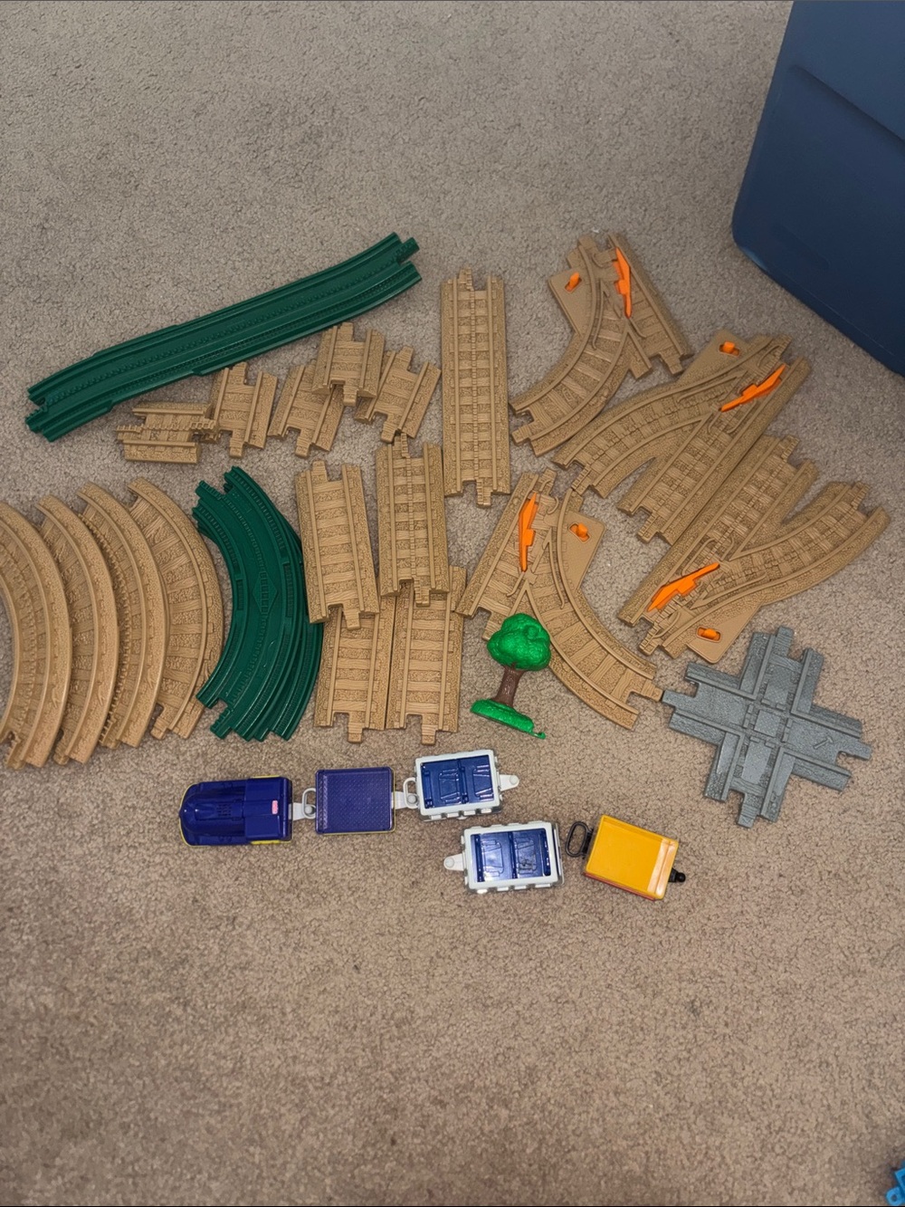 Fisher-Price Geo Trax Tan & Green Train and Track